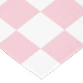 Karo Baby Pink und White Checkerboard Muster Tischdecke (Schrägansicht)