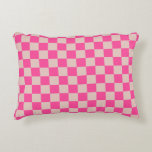 Karo Coral Pink Checked Pattern Checkerboard Dekokissen<br><div class="desc">Schachbrett - Korallenrosa und Lachs.</div>