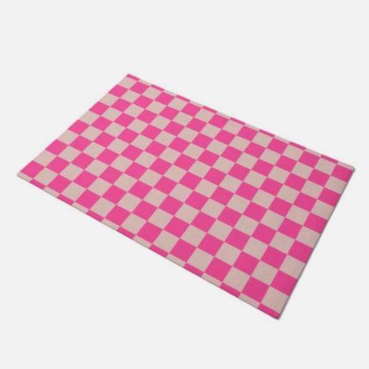 Karo Coral Pink Checked Pattern Checkerboard Fußmatte (Schrägansicht)