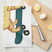 Karo Meowt Punny Skateboarding Tabby Cat Geschirrtuch (Viertel Falte)