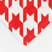 Karo mit rotem und weißem Hahnentrittmuster Fleecedecke (Ecke)