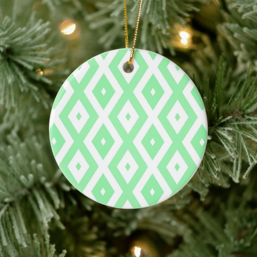 Karo-Muster grün und weiß Keramik Ornament (Baum)