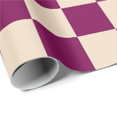 Karo-Muster in Bordeauxrot und Beige Geschenkpapier (Rolleneckpunkt)