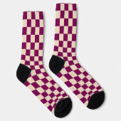 Karo-Muster in Bordeauxrot und Beige Socken (Rechts)