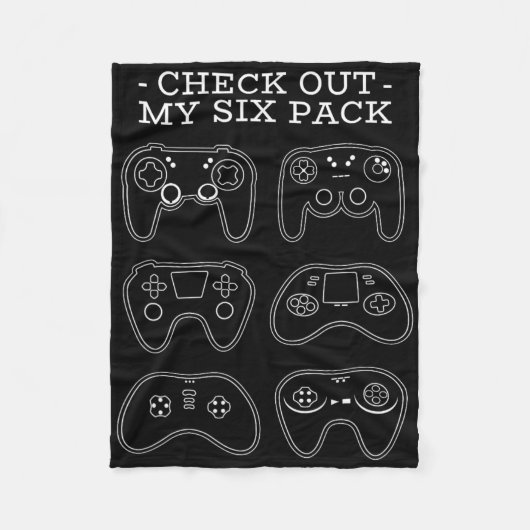 Karo Out My Six Pack - Funny Gamer Video Game Plan Fleecedecke (Vorderseite)