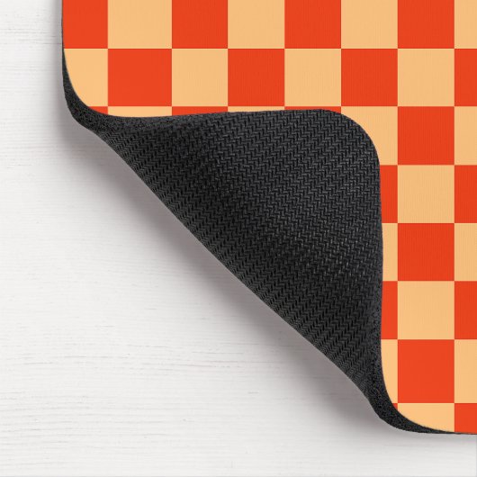 Karo Rot und Pfirsichfarben Checkered Checkerboard Mousepad (Ecke)