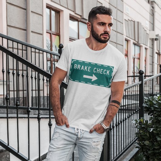 Karo-Straßenschild mit Pfeil T-Shirt