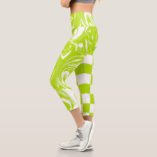 Karos und Wirbel in Kalkgrün und Weiß Capri Leggings