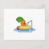 Karotte im Boot beim Angeln mit Angelstange Postkarte (Vorderseite)