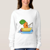 Karotte im Boot beim Angeln mit Angelstange Sweatshirt (Vorderseite)