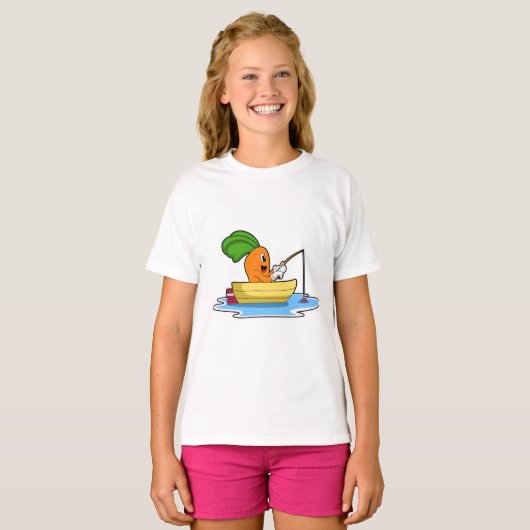 Karotte im Boot beim Angeln mit Angelstange T-Shirt (Vorne ganz)