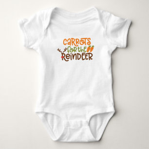 Karotten für das Rentier Baby Outfit - Niedliche W Strampler