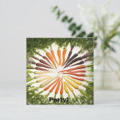 Karotten Gemüse farbenfrohe Regenbogen Muster Gart Einladung (Stehend Vorderseite)