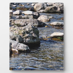 Karpaten-Gebirgsfluss – Naturdruck Rumänien Fotoplatte