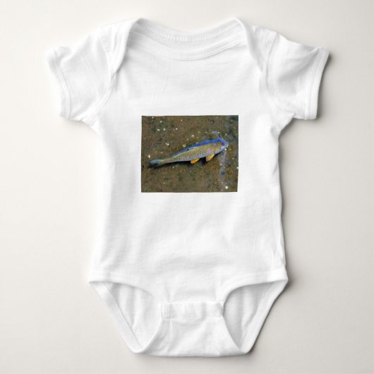 Karpfen Baby Strampler (Vorderseite)