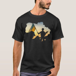 Karte der Ukraine mit einem ukrainischen Soldaten T-Shirt
