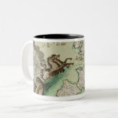 Karte, die den Marineangriff auf England Zweifarbige Tasse (Vorderseite Links)