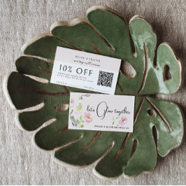 Karte mit floraler Wellness-Bewerbung