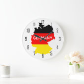 Karte von Deutschland mit Flagge und Zahlen Große Wanduhr (Zuhause)
