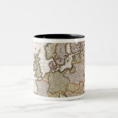 Karte von Europa 4 Zweifarbige Tasse (Mittel)