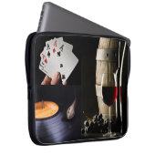 Karten, Musik und Wein ODER Ihre FOTOS individuell Laptopschutzhülle (Vorne Rechts)
