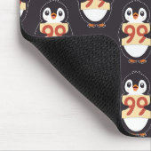 Karten-Pinguin mit der Nummer 99 Mousepad (Ecke)