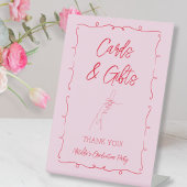 Karten und Geschenke aus dem handgezogenen Rosa un Sockelschild