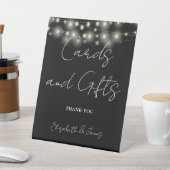 Karten und Geschenke für schwarze und weiße String Sockelschild (In SItu)