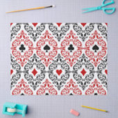 Kartenspielen von Anzügen und Rollen auf der White Seidenpapier (Basteln)