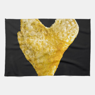 Kartoffelchips in Heart Shaped Küchentuch