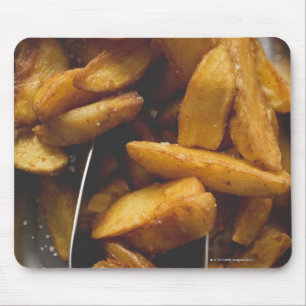 Kartoffelkeile mit Salz (Detail) Mousepad