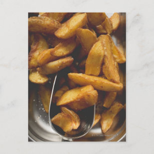 Kartoffelkeile mit Salz (Detail) Postkarte