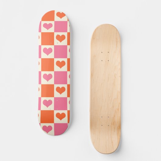 Karton-Herzen in Rosa, Orange und Creme Skateboard (Vorderseite)