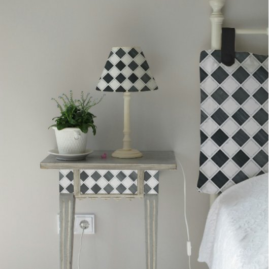 Karton mit schwarzem und weißem Dekor Seidenpapier