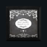 Karton-Typografie-Hochzeiten Erinnerungskiste<br><div class="desc">Chalkboard Vintag Moderne Mr. and Mrs Chalkboard Wedding Einladungen Süße und sassy chalkboard Hochzeiten Chalkboard Moderne Vintage Typografie Einladungen Sweet and sassy chalkboard Hochzeiten Hochzeiten Party T - Shirt</div>