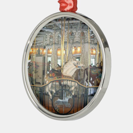 Karussell-Verzierung Silbernes Ornament (Links)