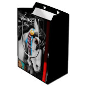 Karussellpferd Schwarzweiß und Weiß Personalisiert Mittlere Geschenktüte (Rückseite Schrägansicht)