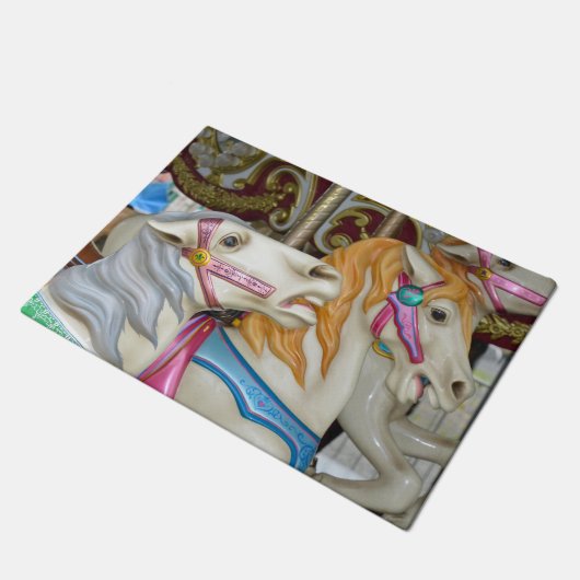 Karusselpferde Fußmatte (Schrägansicht)