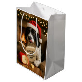 Käse Steuern Weihnachtsgeschenk Tasche - Springer  Mittlere Geschenktüte (Rückseite Schrägansicht)