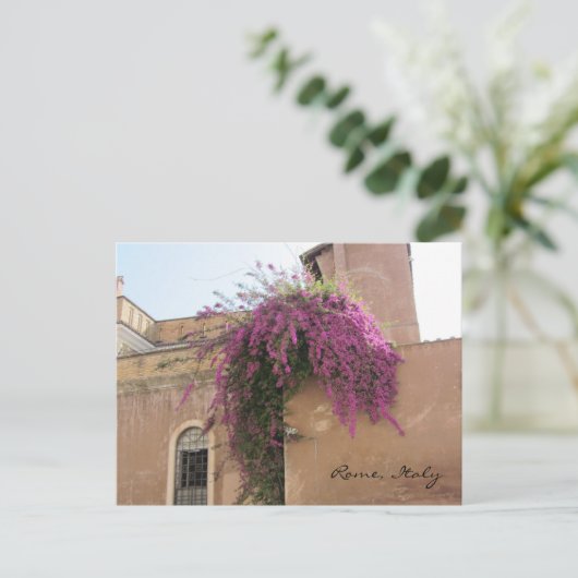 Kaskadieren von Blume auf einem alten Gebäude Postkarte (Stehend Vorderseite)