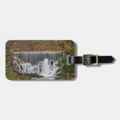 Kaskadierende Wälder Wasserfall und Abfall Blätter Gepäckanhänger (Vorderseite horizontal)