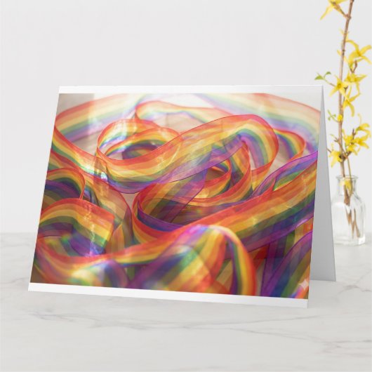 Kaskadierendes transparentes Regenbogenband. Karte (Gelbe Blume)