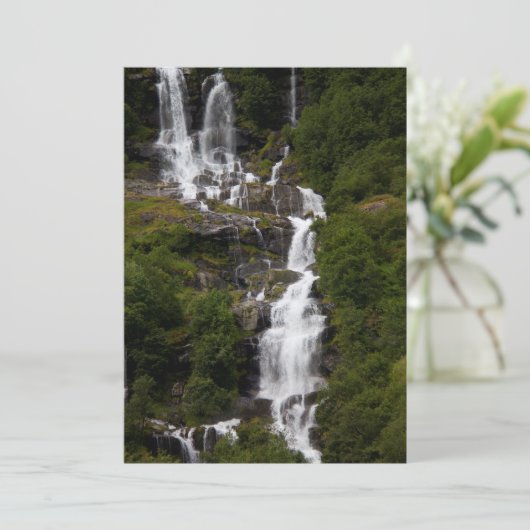 KaskadierenVolefossen Wasserfall Dankeskarte (Stehend Vorderseite)