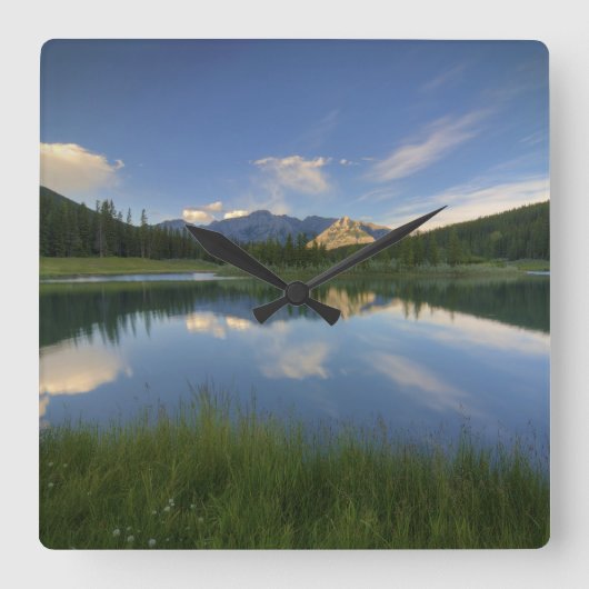 Kaskadierte Teiche, Alberta Kanada Quadratische Wanduhr (Vorderseite)