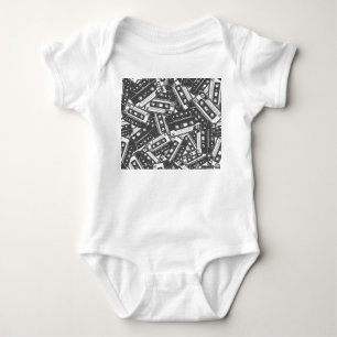 Kassettenband: Monochrome Vintage Muster Baby Strampler