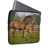 Kastanie-Mare & Foal Laptopschutzhülle (Vorne Rechts)