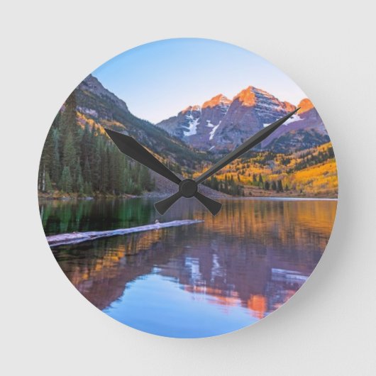 Kastanienbraunes Glühen Bell Alpen Runde Wanduhr (Vorderseite)