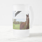 Kastanienpferd, das einen Banksienbaum raubt, Mattglas Bierglas (VorderseiteRechts)