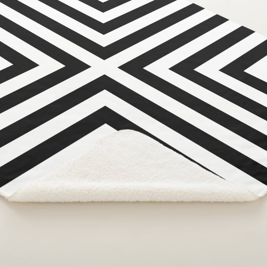 Kästchen mit schwarzem und weißem Streifen, Wieder Sherpadecke (3/4)