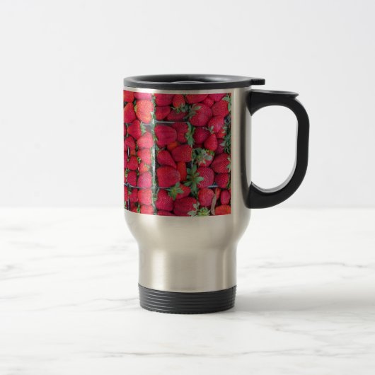 Kästen gefüllt mit roten Erdbeeren Reisebecher (Rechts)